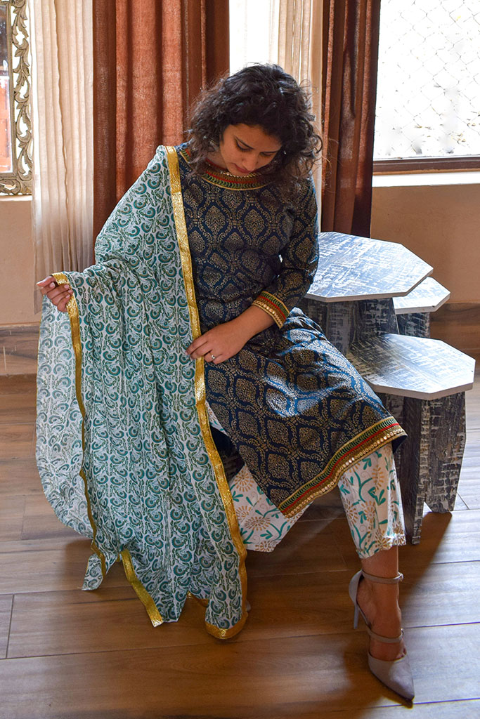 Straight Kurta Paired With Pants And Dupatta - Image 2